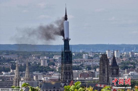 Fire breaks out in spire of Rouen Cathedral in France