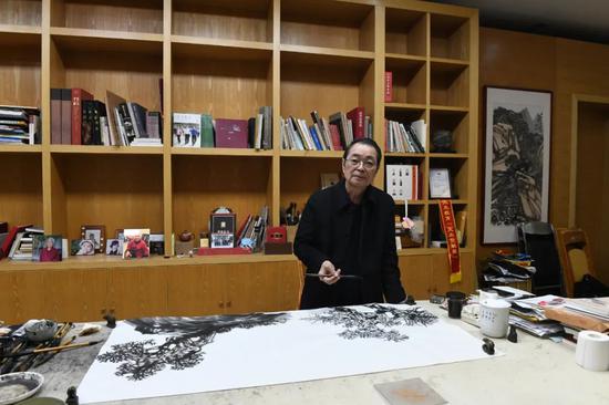 (W.E. Talk) Huang Gesheng: Why Is the Chinese Painting Hundred Miles of the Lijiang River Collected by the Library of Congress in the United States ?