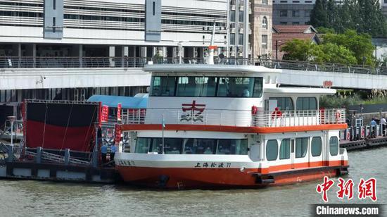 China ushers in new energy ferry service