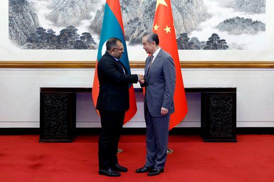 China ready to deepen cooperation with Maldives, foreign minister says