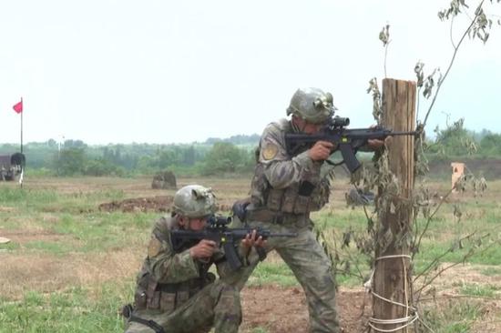 PLA soldiers acclimatize themselves before joint exercise in Tanzania