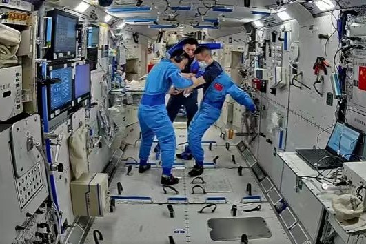 Space station astronauts complete fire alarm test