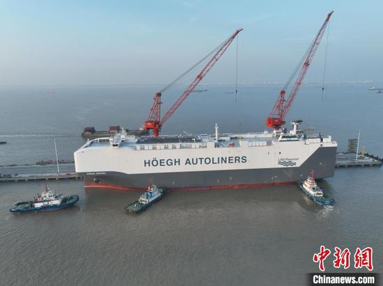 World's largest car carrier ship prepares to embark in Jiangsu