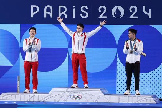 Paris 2024 | Chinese diver defends Olympic title