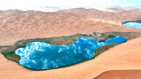 Scenery of Badain Jaran Desert in Inner Mongolia