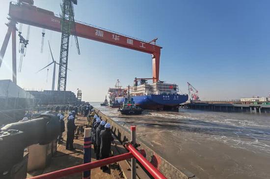 Building of huge dredger underway