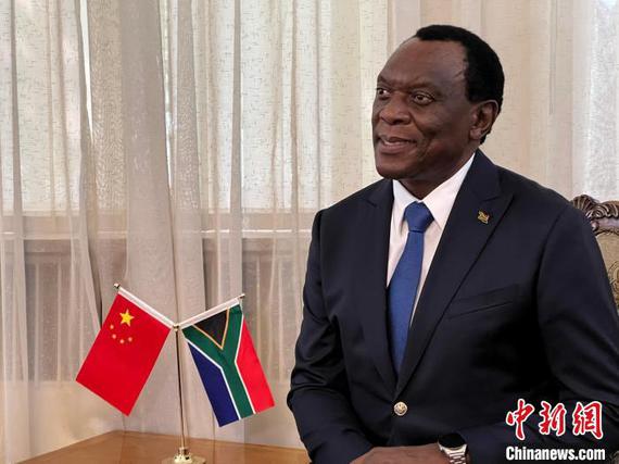 Siyabonga Cwele, the South African Ambassador to China, gives an exclusive interview with China News Service in Beijing, Aug. 15. 2024. (Photo: China News Service / Sun Xiang)