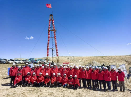 Chinese scientists set new drilling record in Qinghai-Xizang Plateau