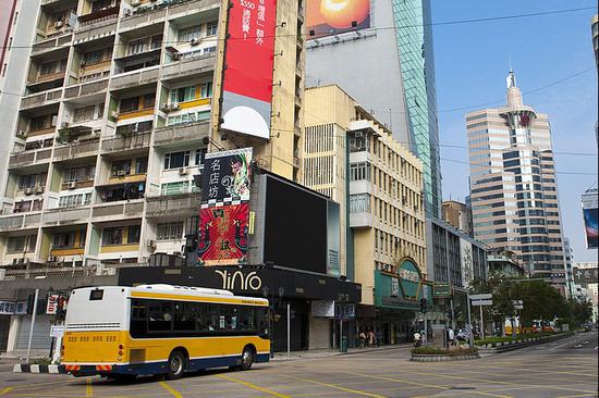 Macao lets bus users pay with WeChat