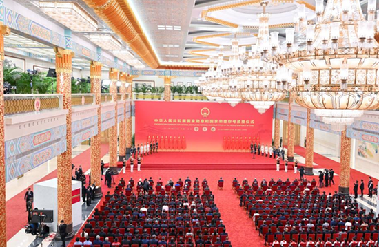 Xi addresses ceremony awarding China's highest state honors