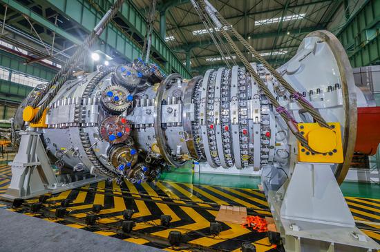 Heavy-duty gas turbine undergoes first ignition test