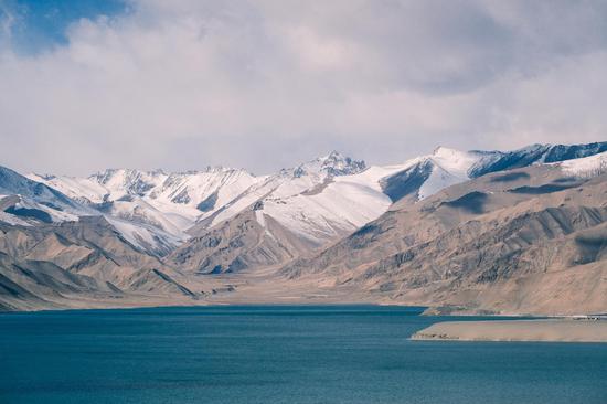 Magnificent landscape of Baisha Lake in Xinjiang