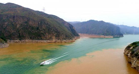 Liujiaxia hydropower station on the Yellow River in Gansu province. (Photo by Hou Qizhi/For chinadaily.com.cn)