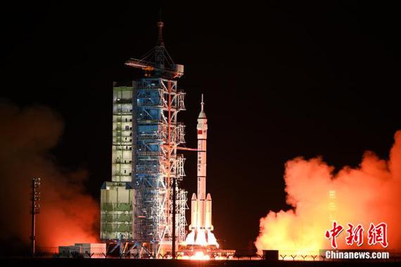 The Shenzhou-19 crewed spaceship, atop a Long March-2F carrier rocket, is launched from the Jiuquan Satellite Launch Center in northwest China, Oct. 30, 2024. (Photo provided to China News Service)