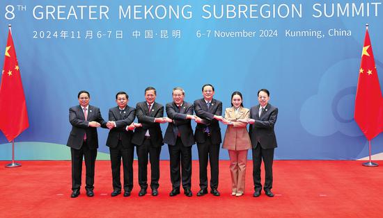 Premier Li Qiang (center), leaders of Cambodia, Laos, Myanmar, Thailand and Vietnam, and Masatsugu Asakawa (right), president of the Asian Development Bank, pose for a group photo before the eighth Greater Mekong Subregion Summit in Kunming, Yunnan province, on Thursday. (WANG ZHUANGFEI/CHINA DAILY)