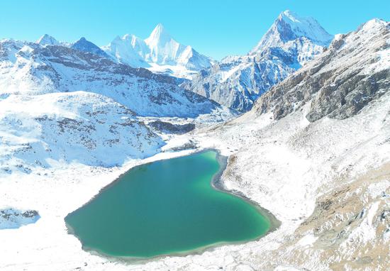 Crystal-clear Milk Sea in Sichuan