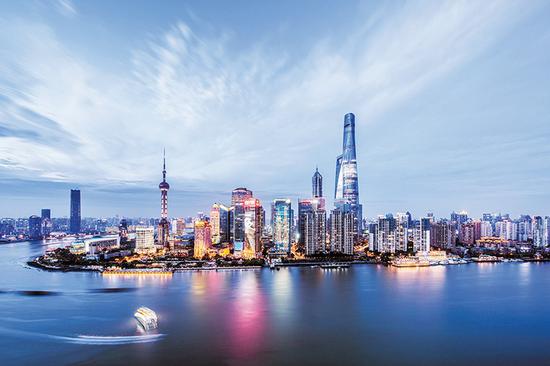 Shanghai expands intl professional qualifications list to attract more global talent