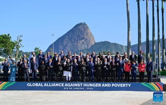 Chinese President Xi Jinping and other leaders attending the 19th G20 Summit pose for a group photo for the Global Alliance Against Hunger and Poverty initiated by Brazil in Rio de Janeiro, Brazil, Nov. 18, 2024.(Xinhua/Li Xueren)