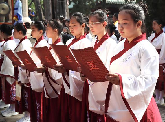 A traditional sacrificial ceremony was held to commemorate Mencius in Zoucheng, Shandong province of China on May 20, 2023. (Photo: China News Service/Li Mingrui)