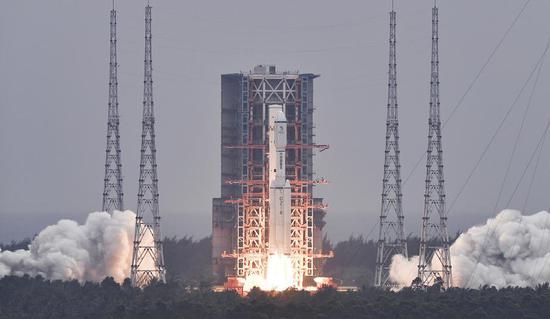 Long March 8 prepares for launch at Hainan center