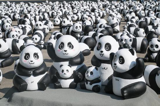 Hong Kong to display 2,500 panda sculptures