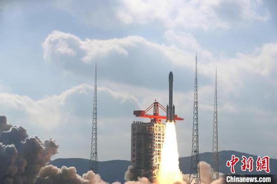 China launches the Qianfan polar orbit satellite group-03 on Dec.5, 2024, from the Taiyuan Satellite Launch Center in Shanxi Province, using a modified Long March-6 carrier rocket. (Photo:China News Service/Guo Houze)