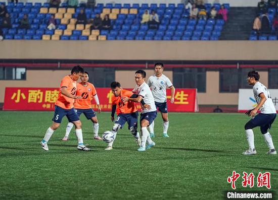 A men’s friendly football match between China and Vietnam is held on Dec. 10, 2024 in Pingxiang City, south China’s Guangxi Zhuang Autonomous Region. (Photo: China News Network/Chen Guanyan)