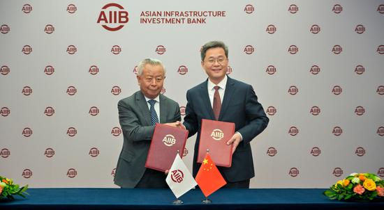 China contributes $300 mln to AIIB Special Fund Window for less developed members