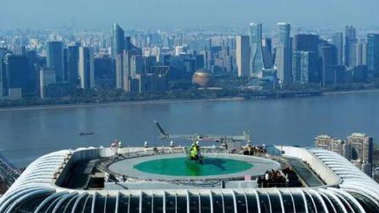 Chinese citizens experience low-altitud 'air buses' in Hangzhou