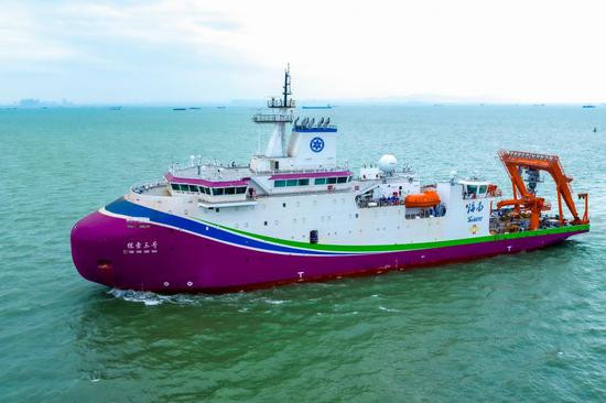 China's self-developed deep-sea research vessel delivered in Guangzhou