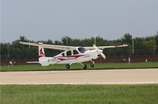 China's first 4-seat electric aircraft obtains certificate 