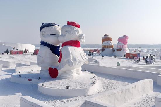 More snowmen draw spotlight in Harbin