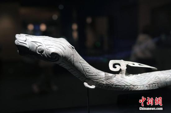 Photo shows a part of the bronze snake displayed the Sanxingdui Museum in Sichuan. (Photo: China News Service/An Yuan)