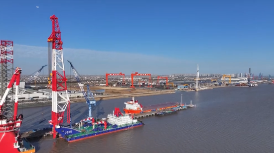 World's largest piling vessel delivered in China's Jiangsu