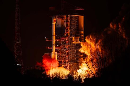 China launches test Shijian-25 satellite into space