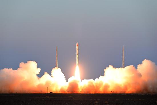 China sends five new satellites into space