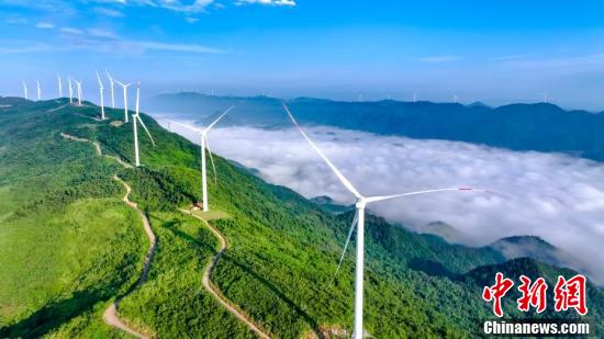 Photo shows a wind farm in Jiujiang, Jiangxi Province. (Photo/China News Service)