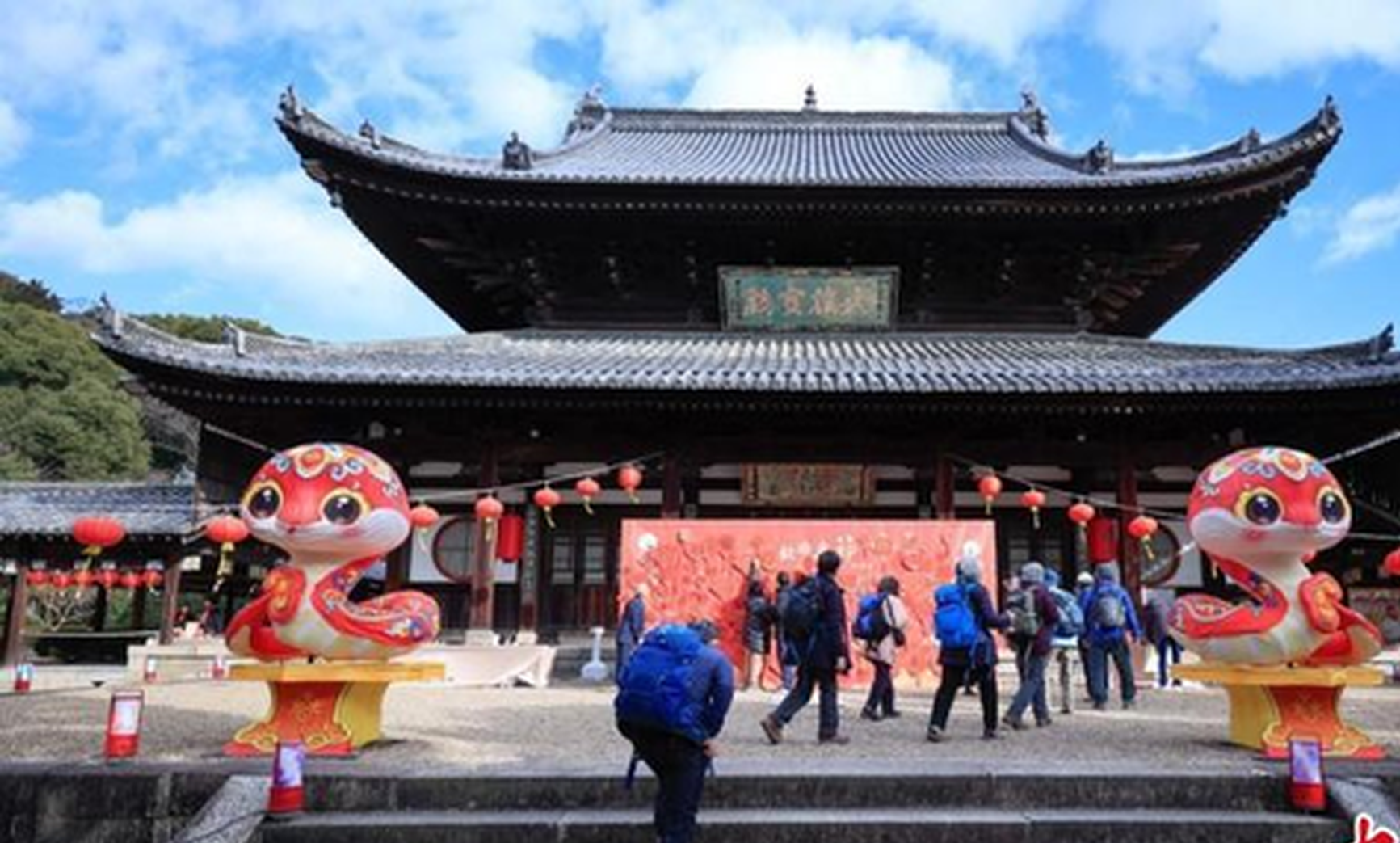 Happy Spring Festival in Mampukuji Temple brings Chinese New Year to Kyoto