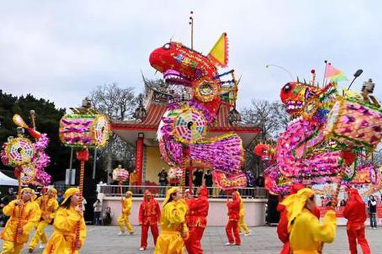 Wuhan-exclusive dragon dance performed at Taiwan after seven years