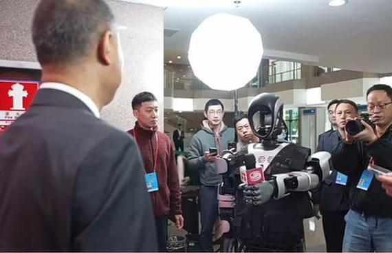 A humanoid robot "Kuavo" conducts interviews in Shenzhen. (Photo/Leju Robot) A humanoid robot "Kuavo" conducts interviews in Shenzhen. (Photo/Leju Robot)