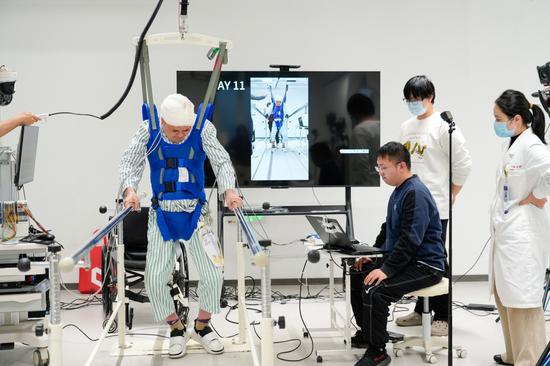 Four paralyzed men in China undergo breakthrough surgery