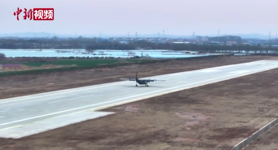 The TP1000, a large unmanned cargo aircraft, completed its maiden flight at Laixi Airport in Qingdao, Shandong Province, on March 15, 2025. (Photo: Screenshot on CNS TV)