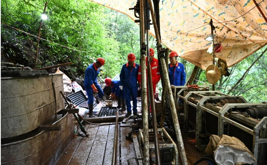 A huge manganese deposit with an overall reserve estimated to exceed 6.067 million metric tons is discovered in Maoliwan, southwest China's Sichuan Province. (Screenshot photo)