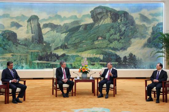 Li calls for efforts to expand pie of Sino-U.S. cooperation