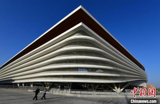 Photo taken on March 22 shows the Xiong’an Sports Center, the first near-zero energy consumption venue in Xiong’an New Area, with a renewable energy utilization rate of over 40%. (Photo: China News Service/Zhai Yujia) Photo taken on March 22 shows the Xiong’an Sports Center, the first near-zero energy consumption venue in Xiong’an New Area, with a renewable energy utilization rate of over 40%. (Photo: China News Service/Zhai Yujia)