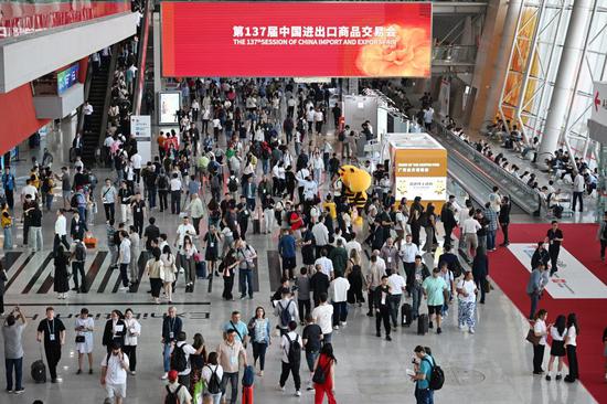 137th Canton Fair kicks off in Guangzhou