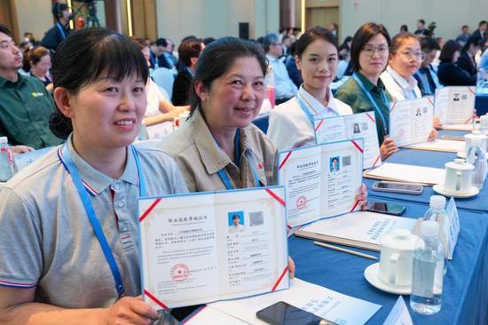 Long-term health care workers certified in Jiangsu