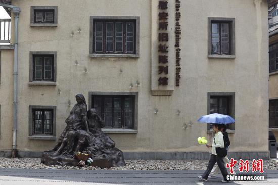 People visit the former site of a “comfort women” station at Liji Lane in Nanjing, Jiangsu Province, August 14, 2024. (Photo/China News Service) People visit the former site of a “comfort women” station at Liji Lane in Nanjing, Jiangsu Province, August 14, 2024. (Photo/China News Service)