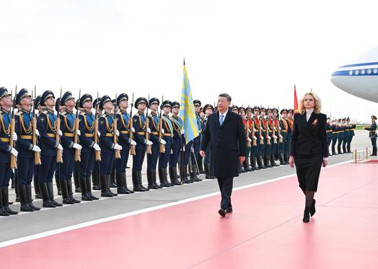 Chinese President Xi Jinping inspects the guard of honor during a grand welcome ceremony at the Vnukovo Airport in Moscow, Russia, May 7, 2025. Xi arrived here on Wednesday to pay a state visit to Russia and attend the celebrations marking the 80th anniversary of the Victory in the Soviet Union's Great Patriotic War at the invitation of Russian President Vladimir Putin. (Xinhua/Xie Huanchi)