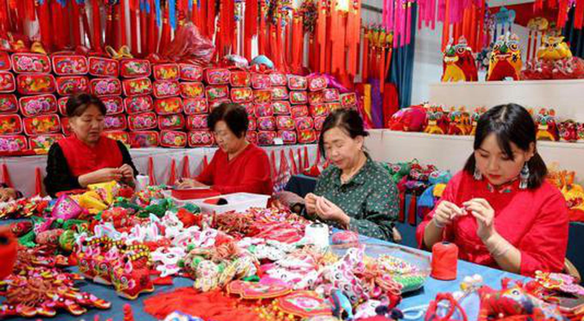 Traditional scented sachets generate $10.4 million annually in NW China's Gansu